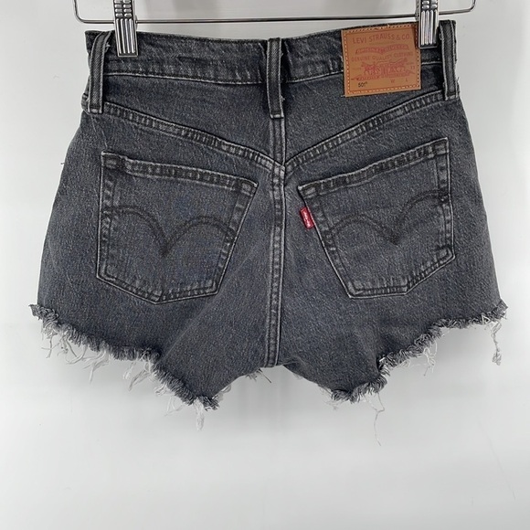 Levi’s premium high-rise cutoff jean shorts black sz 23 summer vacation - Picture 11 of 11